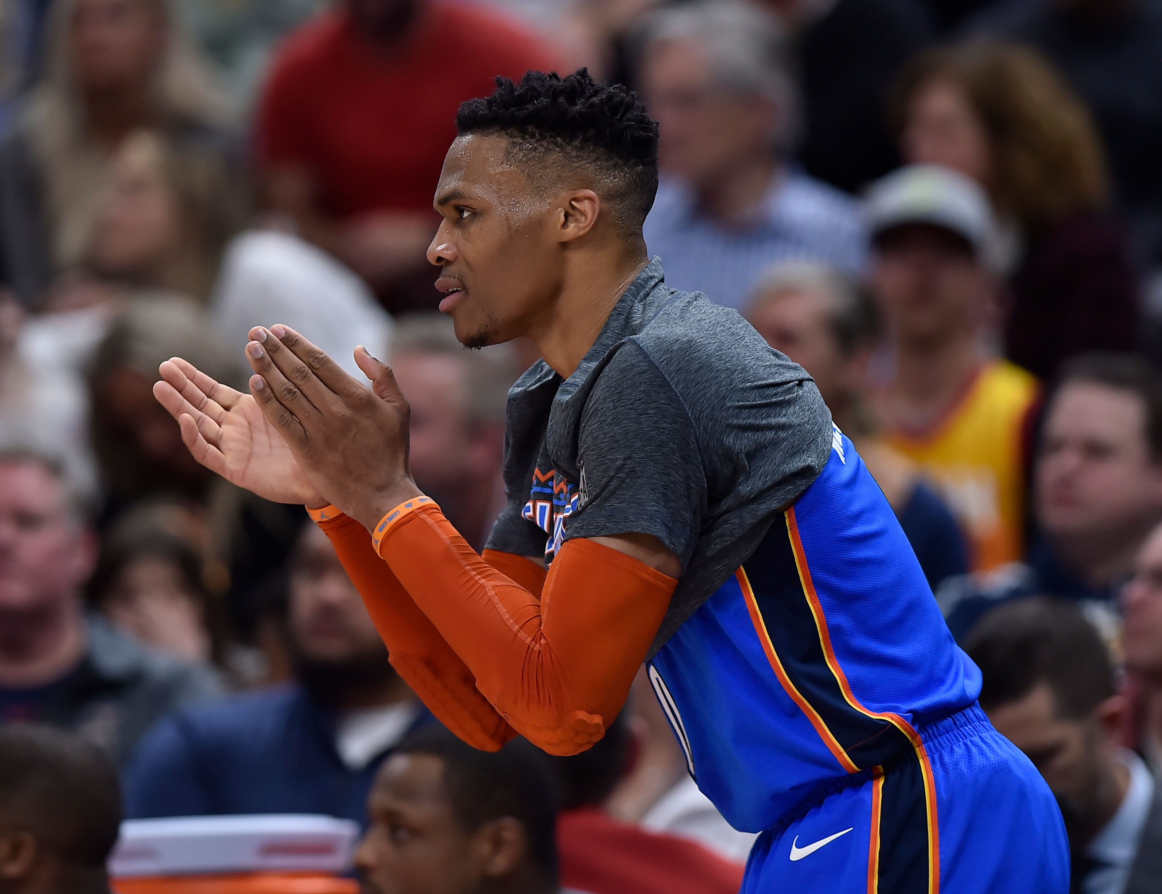 振奋人心的 振奋人心的